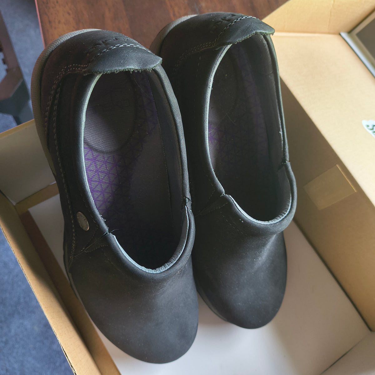 Dansko Vibram Slip resistant waterproof leather 5-1/2 ladies work shoes