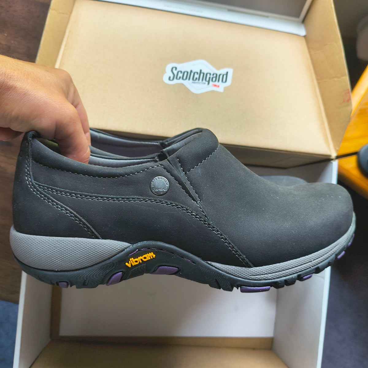 Dansko Vibram Slip resistant waterproof leather 5-1/2 ladies work shoes